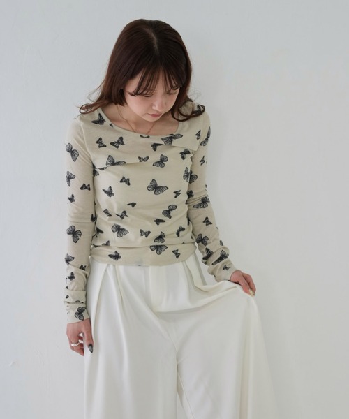 Uenui（ウニュイ）の「【 cunii 】 バタフライ プリント ラウンド ネック Tシャツ（Tシャツ/カットソー・レディース・ベージュ/グレー・FREE）」の9枚目の写真