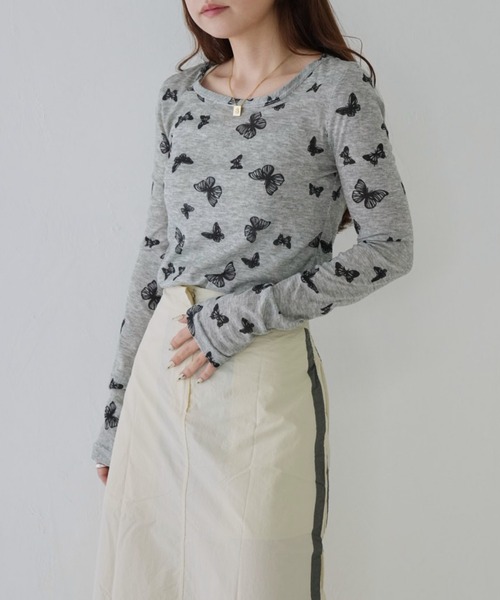 Uenui（ウニュイ）の「【 cunii 】 バタフライ プリント ラウンド ネック Tシャツ（Tシャツ/カットソー・レディース・ベージュ/グレー・FREE）」の15枚目の写真