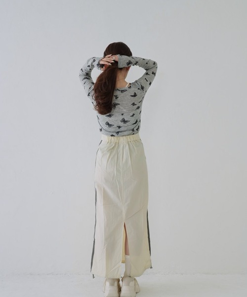 Uenui（ウニュイ）の「【 cunii 】 バタフライ プリント ラウンド ネック Tシャツ（Tシャツ/カットソー・レディース・ベージュ/グレー・FREE）」の18枚目の写真