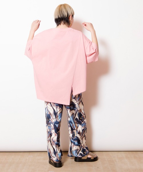 OSMOSIS（オズモーシス）の「アシンメトリーTシャツ（Tシャツ/カットソー・レディース・ブラック/ピンク/ホワイト・ONE SIZE）」の9枚目の写真