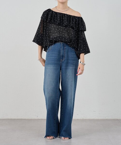 SHENERY（シーナリー）の「【着るだけで主役に】シアーフリルドットブラウス（シャツ/ブラウス・レディース・ブラック・FREE）」の3枚目の写真