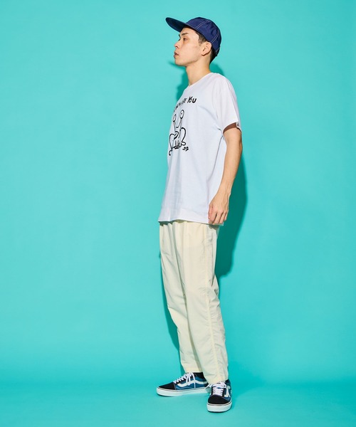 DANIEL JOHNSTON（ダニエルジョンストン）の「S/S TEE“HI HOW ARE YOU MURAL”/ショート スリーブ ティー "ハーイ ハワーユ― ミューラル”（Tシャツ/カットソー・メンズ・ブラック/ホワイト・MEDIUM/LARGE/X-LARGE）」の5枚目の写真