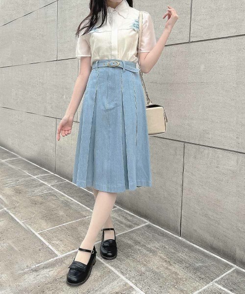 an another angelus（アンアナザーアンジェラス）の「ベルト付きボックスタックデニムスカート/ fint　フィント（デニムスカート・レディース・ライトブルー/ブラック・FREE）」の6枚目の写真