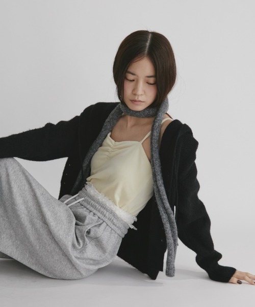 duei(デュイ)の「ベロアキャミソール / カップ付(取り外し可能)(キャミソール・レディース・ブラック/アイボリー・FREE)」の1枚目の写真