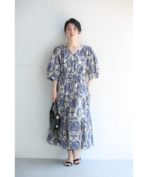 cawaii(カワイイ)の「上品なブルーのダマスク柄ティアードミディアムワンピース(ワンピース・レディース・ブルー・FREE)」の5枚目の写真
