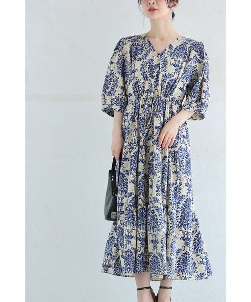 cawaii(カワイイ)の「上品なブルーのダマスク柄ティアードミディアムワンピース(ワンピース・レディース・ブルー・FREE)」の20枚目の写真