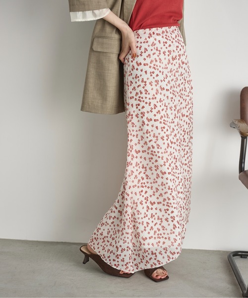 THE YOn(ザヨン)の「小花柄シフォンセミフレアスカート(スカート・レディース・オフホワイト/ブラック/レッド・S/M)」の15枚目の写真
