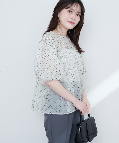 セール】【WEB限定】小花柄シャーリングブラウス（シャツ