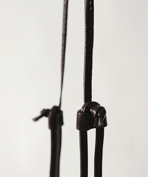 NOTHING WRITTEN（ナッシングリトゥン）の「NOTHING WRITTEN / ナッシングリトゥン FATU SHOULDER BAG ショルダーバック（ショルダーバッグ・レディース・ダークブラウン/ホワイト/ブラック・FREE）」の16枚目の写真