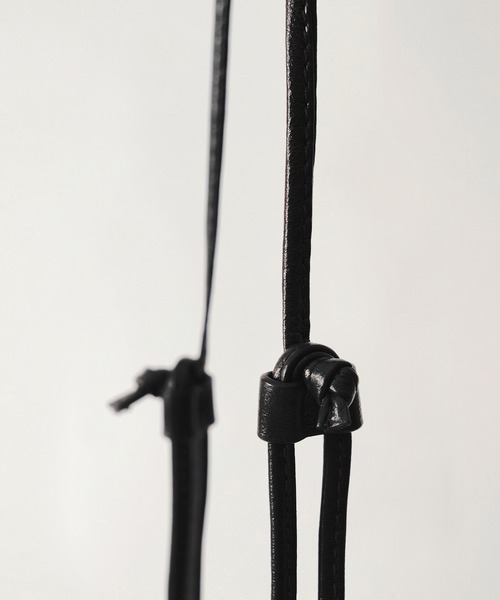 NOTHING WRITTEN（ナッシングリトゥン）の「NOTHING WRITTEN / ナッシングリトゥン FATU SHOULDER BAG ショルダーバック（ショルダーバッグ・レディース・ダークブラウン/ホワイト/ブラック・FREE）」の14枚目の写真