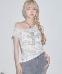 MSGirl（エムエスジーガール）の「ラインストーン アシンメトリー クロスデザインシャツ レース オフショルダー（Tシャツ/カットソー）」