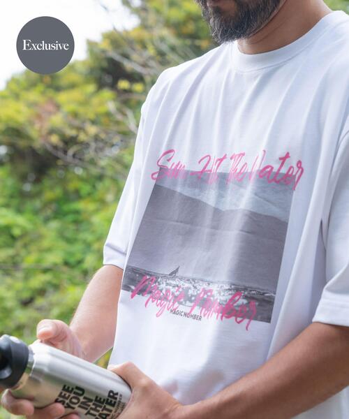 MAGIC NUMBER（マジック ナンバー）の「UpDRIFT×MAGIC NUMBER　T-SHIRTS3（Tシャツ/カットソー・メンズ・ブルー/レッド/ブラック・SMALL/MEDIUM/LARGE）」の3枚目の写真