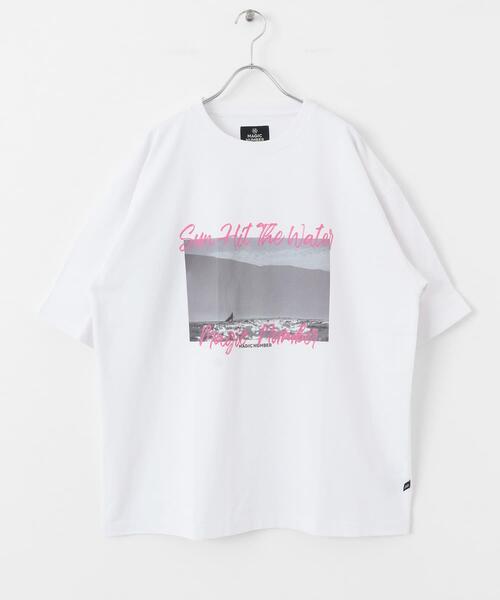MAGIC NUMBER（マジック ナンバー）の「UpDRIFT×MAGIC NUMBER　T-SHIRTS3（Tシャツ/カットソー・メンズ・ブルー/レッド/ブラック・SMALL/MEDIUM/LARGE）」の11枚目の写真