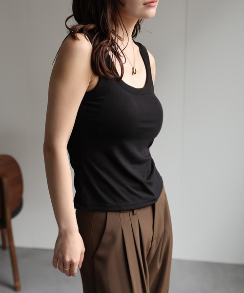 ap retro（アプレトロ）の「【ap retro basic】カップ付きタンクトップ / インナー《動画あり》（キャミソール・レディース・ブラック/ホワイト/ブラウン・MEDIUM/LARGE/SMALL/X-LARGE）」の17枚目の写真