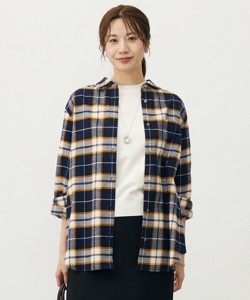 J.PRESS(ジェイプレス)の「コットン起毛タータンチェック シャツ ブラウス(シャツ/ブラウス・レディース・アイボリー系3/ブラック系3/ネイビー系3・11/9)」の3枚目の写真