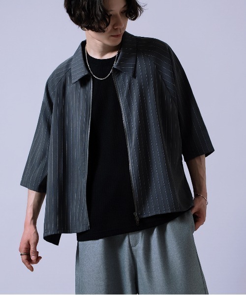 Crownor(クラウノアー)の「ピンストライプ ジップアップ 半袖シャツ(シャツ/ブラウス・メンズ・ベージュ/ブルー/チャコール・MEDIUM/LARGE)」の22枚目の写真