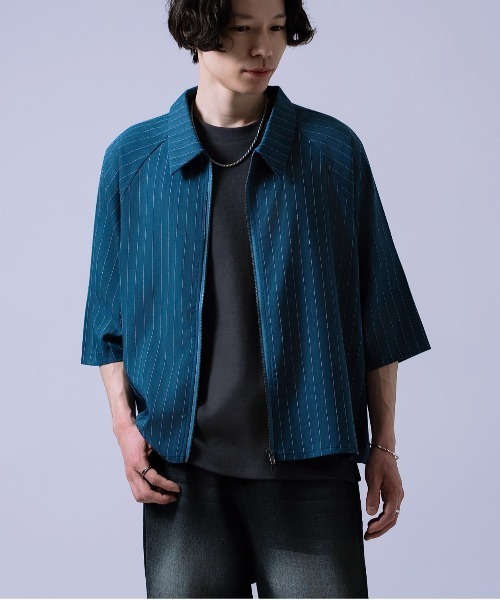 Crownor(クラウノアー)の「ピンストライプ ジップアップ 半袖シャツ(シャツ/ブラウス・メンズ・ベージュ/ブルー/チャコール・MEDIUM/LARGE)」の14枚目の写真