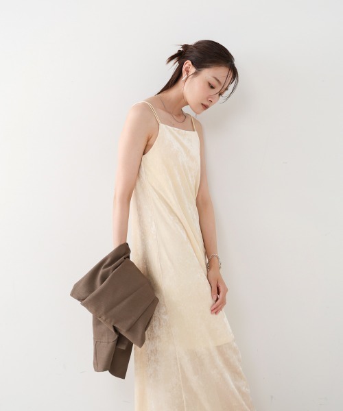 Bab（バブ）の「【S・Mサイズ展開】シアーベロアカップ付きキャミワンピース/ダブルストラップ（ワンピース・レディース・アイボリー/ブラック/チャコールグレー/ブラウン/ベージュ・S/M）」の7枚目の写真