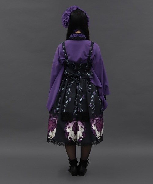 Chalmiere（シャルミエール）の「菊と狐柄ジャンパースカート