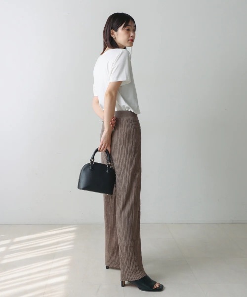Bou Jeloud(ブージュルード)の「ウェービーメッシュニットパンツ【セットアップ可】(その他パンツ・レディース・ブラック/オフホワイト/モカ・FREE)」の11枚目の写真