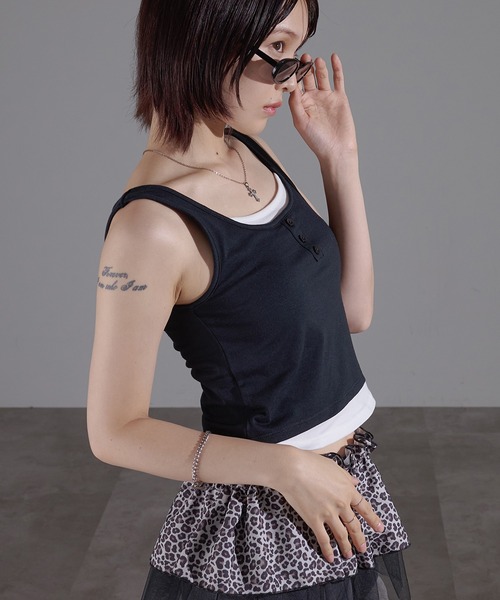 apres jour mignon(アプレジュールミニョン)の「ヘンリーレイヤードカップ付きタンク【ZOZOTOWN限定アイテム】(タンクトップ・レディース・ブラック/チャコールグレー/レッド・X-LARGE/フリー)」の1枚目の写真