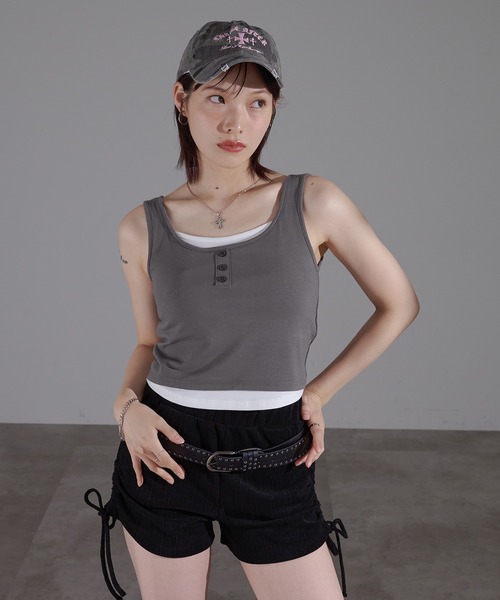 apres jour mignon(アプレジュールミニョン)の「ヘンリーレイヤードカップ付きタンク【ZOZOTOWN限定アイテム】(タンクトップ・レディース・ブラック/チャコールグレー/レッド・X-LARGE/フリー)」の9枚目の写真