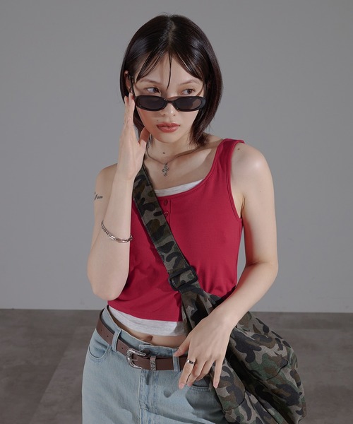 apres jour mignon(アプレジュールミニョン)の「ヘンリーレイヤードカップ付きタンク【ZOZOTOWN限定アイテム】(タンクトップ・レディース・ブラック/チャコールグレー/レッド・X-LARGE/フリー)」の11枚目の写真