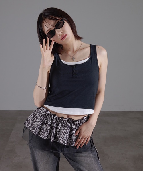 apres jour mignon(アプレジュールミニョン)の「ヘンリーレイヤードカップ付きタンク【ZOZOTOWN限定アイテム】(タンクトップ・レディース・ブラック/チャコールグレー/レッド・X-LARGE/フリー)」の13枚目の写真