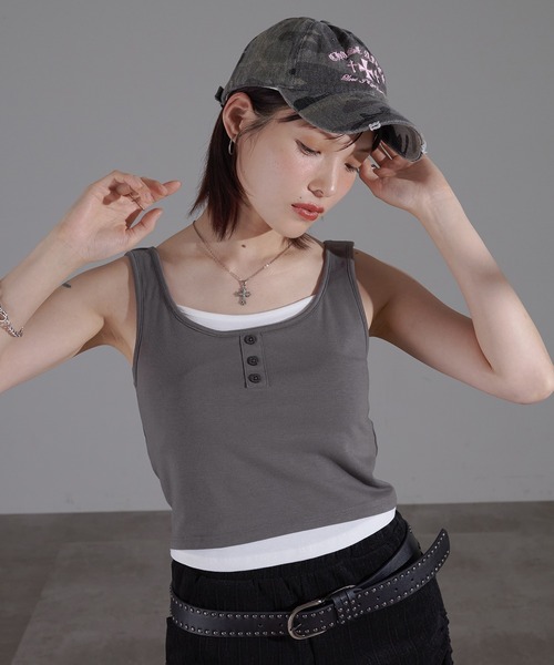 apres jour mignon(アプレジュールミニョン)の「ヘンリーレイヤードカップ付きタンク【ZOZOTOWN限定アイテム】(タンクトップ・レディース・ブラック/チャコールグレー/レッド・X-LARGE/フリー)」の20枚目の写真