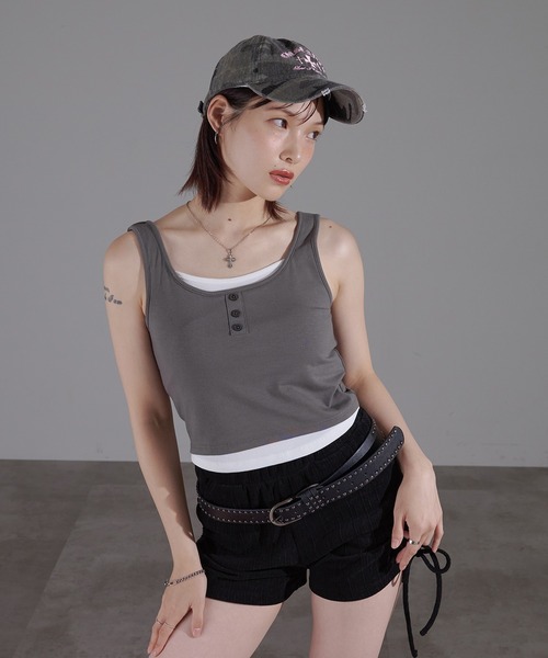 apres jour mignon(アプレジュールミニョン)の「ヘンリーレイヤードカップ付きタンク【ZOZOTOWN限定アイテム】(タンクトップ・レディース・ブラック/チャコールグレー/レッド・X-LARGE/フリー)」の21枚目の写真