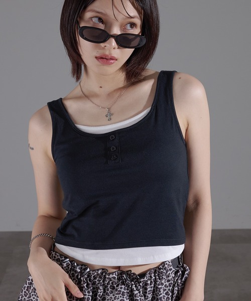 apres jour mignon(アプレジュールミニョン)の「ヘンリーレイヤードカップ付きタンク【ZOZOTOWN限定アイテム】(タンクトップ・レディース・ブラック/チャコールグレー/レッド・X-LARGE/フリー)」の4枚目の写真