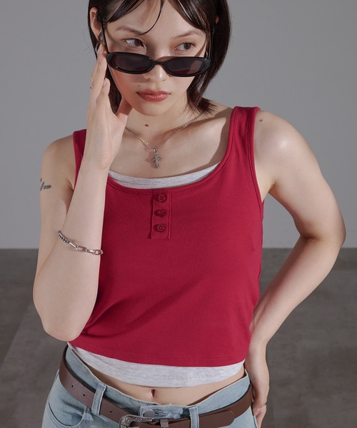 apres jour mignon(アプレジュールミニョン)の「ヘンリーレイヤードカップ付きタンク【ZOZOTOWN限定アイテム】(タンクトップ・レディース・ブラック/チャコールグレー/レッド・X-LARGE/フリー)」の6枚目の写真