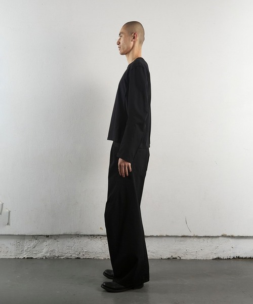 NVRFRGT(ネヴァーフォーゲット)の「3D TWISTED WIDE LEG JEANS(デニムパンツ・メンズ・ブラック・1/2/3)」の3枚目の写真
