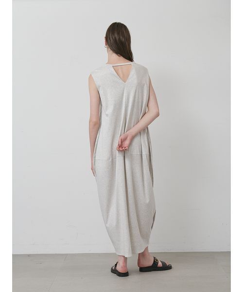 styling/（スタイリング）の「コクーンカットワンピース