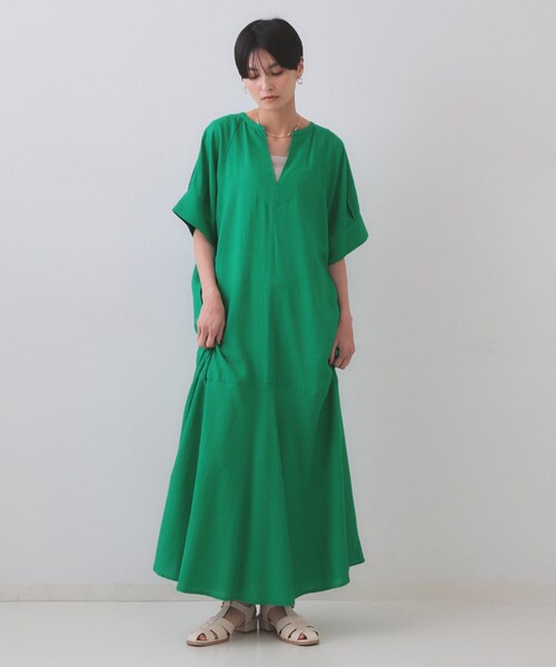 OPAQUE.CLIP(オペークドットクリップ)の「レーヨン麻キーネックワンピース【洗える】(ワンピース・レディース・ブラック/グリーン/ブラウン系その他・38/40/42)」の1枚目の写真
