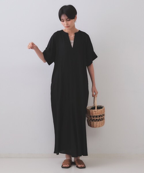 OPAQUE.CLIP(オペークドットクリップ)の「レーヨン麻キーネックワンピース【洗える】(ワンピース・レディース・ブラック/グリーン/ブラウン系その他・38/40/42)」の2枚目の写真
