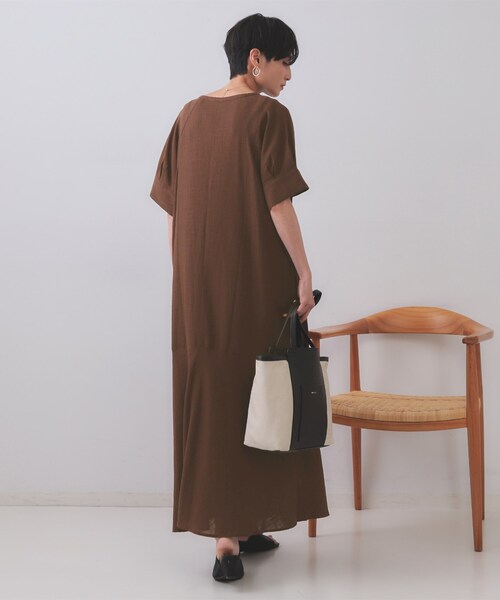 OPAQUE.CLIP(オペークドットクリップ)の「レーヨン麻キーネックワンピース【洗える】(ワンピース・レディース・ブラック/グリーン/ブラウン系その他・38/40/42)」の11枚目の写真