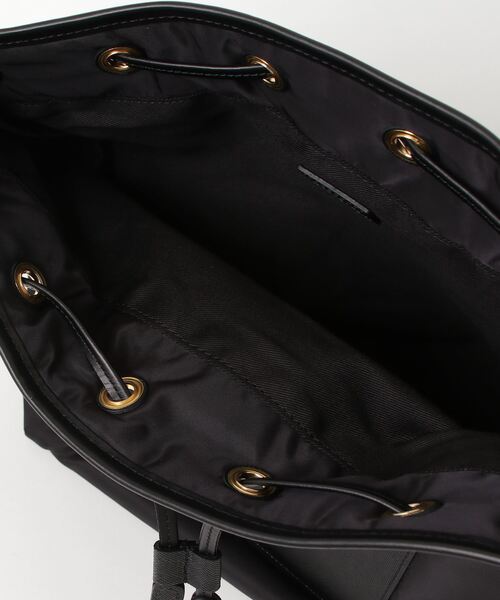 CULLNI（クルニ）の「Leather Pocket High Count Taffeta Drawstring Bag（ショルダーバッグ・メンズ・ブラック/グリーン/ネイビー/アッシュブラウン・ONESIZE）」の20枚目の写真