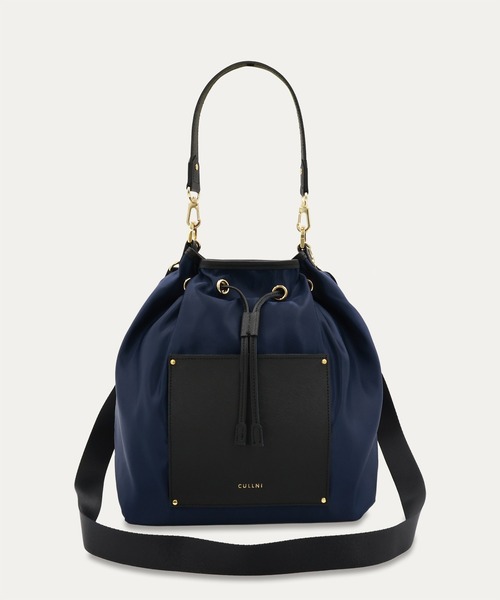 CULLNI（クルニ）の「Leather Pocket High Count Taffeta Drawstring Bag（ショルダーバッグ・メンズ・ブラック/グリーン/ネイビー/アッシュブラウン・ONESIZE）」の4枚目の写真