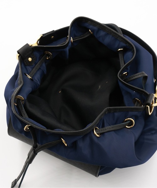CULLNI（クルニ）の「Leather Pocket High Count Taffeta Drawstring Bag（ショルダーバッグ・メンズ・ブラック/グリーン/ネイビー/アッシュブラウン・ONESIZE）」の13枚目の写真
