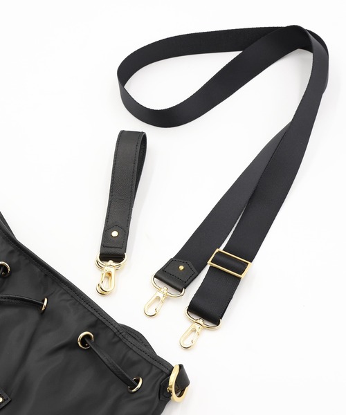 CULLNI（クルニ）の「Leather Pocket High Count Taffeta Drawstring Bag（ショルダーバッグ・メンズ・ブラック/グリーン/ネイビー/アッシュブラウン・ONESIZE）」の17枚目の写真