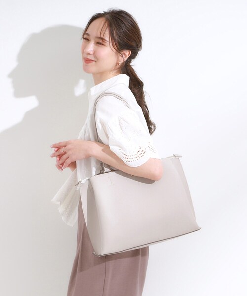 SHOO・LA・RUE(シューラルー)の「【軽量】ふわっと軽いトートバッグ【A4】(トートバッグ・レディース・グレー/ブラック/ブラウン系その他・00)」の10枚目の写真