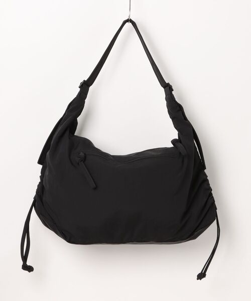 Anui（アニュイ）の「【UNISEX/LE VERNIS】Stomach bag M（ショルダーバッグ・レディース・ブラック/ブラウン・FREE）」の3枚目の写真