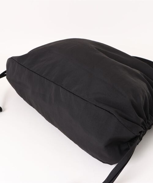 Anui（アニュイ）の「【UNISEX/LE VERNIS】Stomach bag M（ショルダーバッグ・レディース・ブラック/ブラウン・FREE）」の4枚目の写真