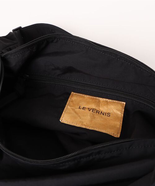 Anui（アニュイ）の「【UNISEX/LE VERNIS】Stomach bag M（ショルダーバッグ・レディース・ブラック/ブラウン・FREE）」の5枚目の写真