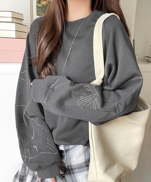 セール】袖に遊び心を忍ばせたラク可愛い一枚♪袖ネコ刺繍裏起毛