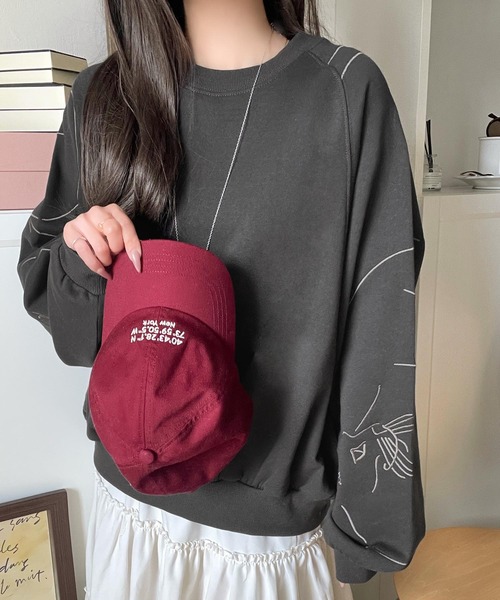 classicalelf（クラシカルエルフ）の「袖に遊び心を忍ばせたラク可愛い一枚♪袖ネコ刺繍裏起毛スウェット（長袖）（スウェット・レディース・杢グレー/オートミール/チャコール・X-LARGE/SMALL/MEDIUM/LARGE）」の9枚目の写真