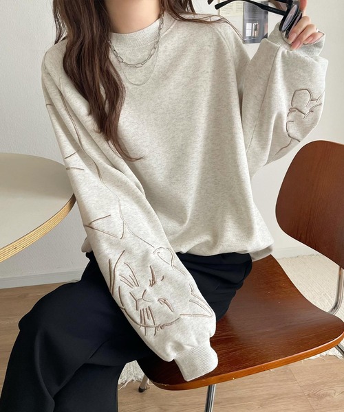 classicalelf（クラシカルエルフ）の「袖に遊び心を忍ばせたラク可愛い一枚♪袖ネコ刺繍裏起毛スウェット（長袖）（スウェット・レディース・杢グレー/オートミール/チャコール・X-LARGE/SMALL/MEDIUM/LARGE）」の16枚目の写真