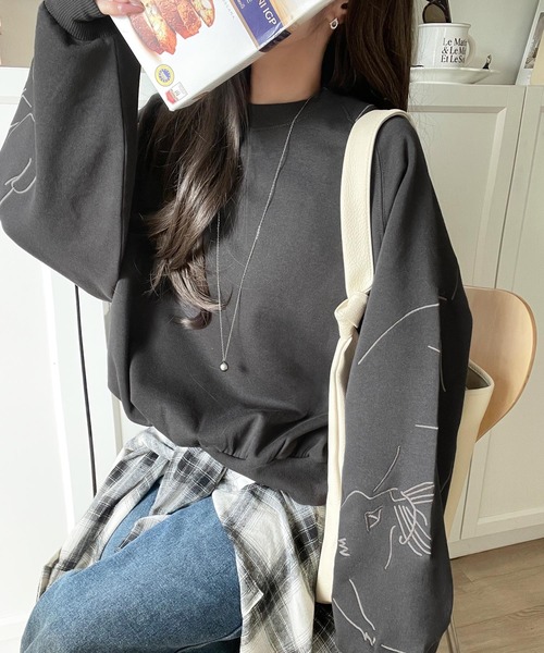 classicalelf（クラシカルエルフ）の「袖に遊び心を忍ばせたラク可愛い一枚♪袖ネコ刺繍裏起毛スウェット（長袖）（スウェット・レディース・杢グレー/オートミール/チャコール・X-LARGE/SMALL/MEDIUM/LARGE）」の14枚目の写真