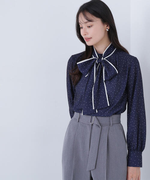 NATURAL BEAUTY BASIC(ナチュラルビューティーベーシック)の「◇ドットバイカラーボウタイブラウス(シャツ/ブラウス・レディース・ベージュ系その他/ブルー系その他6/レッド系その他6・SMALL/MEDIUM)」の4枚目の写真